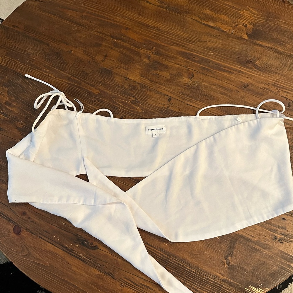 Superdown white tie front crop top